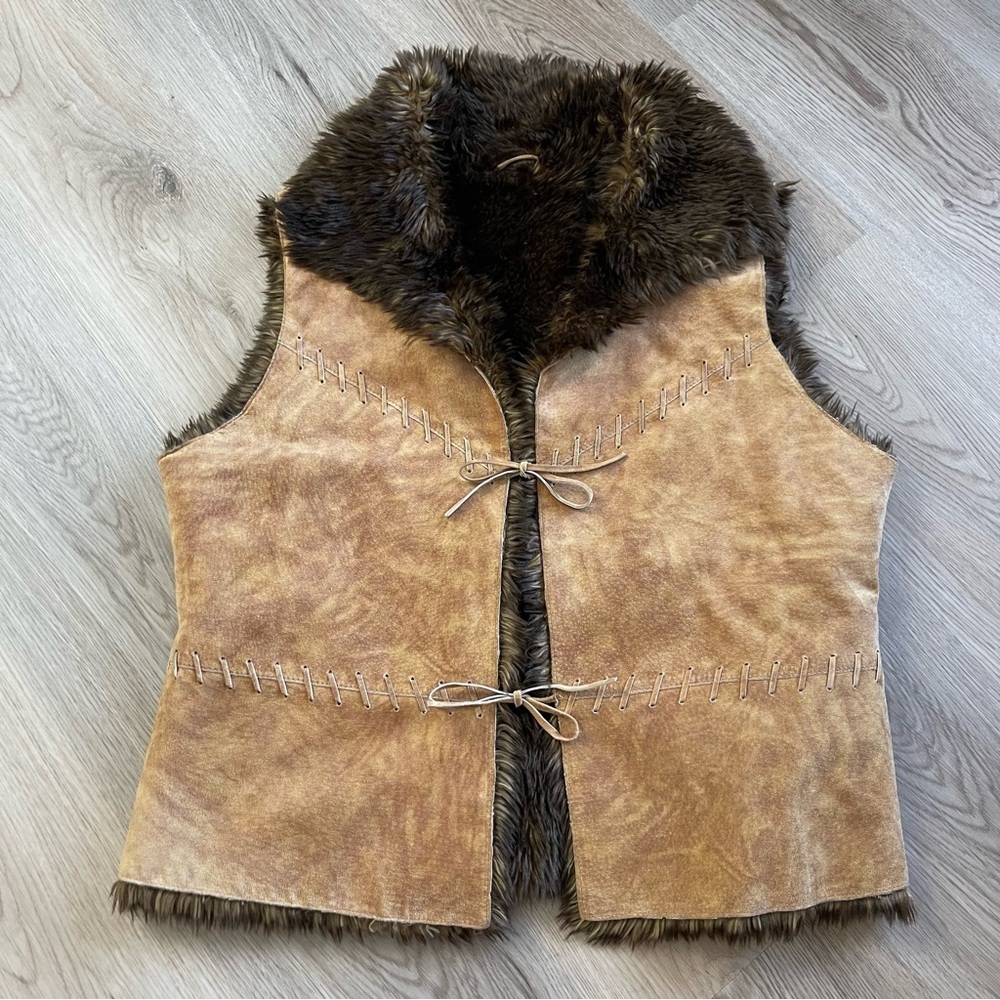Vintage Western Cowgirl Leather Faux Fur Front Tie Brown Vest L - Picture 2 of 8